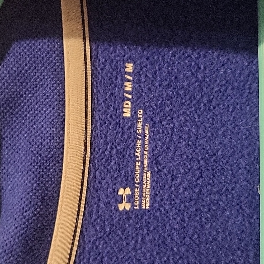 Under armor pullover - Picture 2 of 4